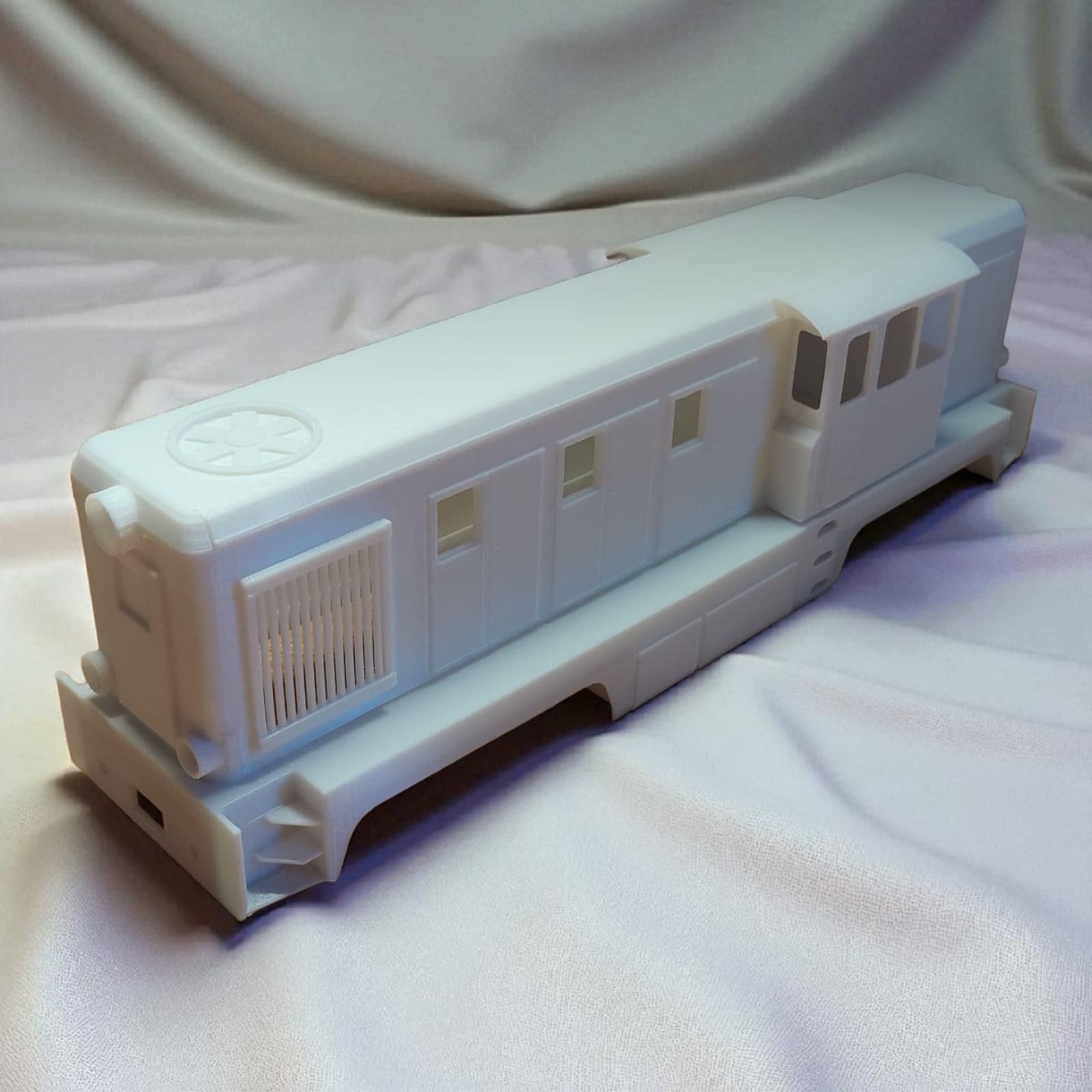Spur 0 / 0e 1:45 Modellbau Diesellok FAUR L45H Gehäuse Unterboden Bausatz