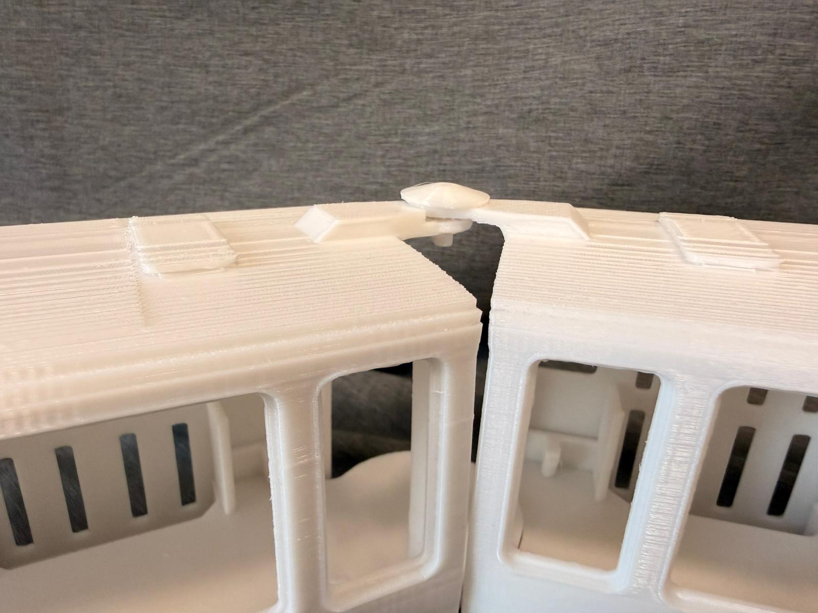 Spur G 1:22,5 – Tatra KT4D Straßenbahn Bausatz, passend für LGB & Gartenbahn