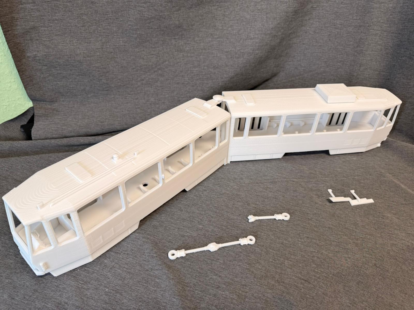 Spur G 1:22,5 – Tatra KT4D Straßenbahn Bausatz, passend für LGB & Gartenbahn