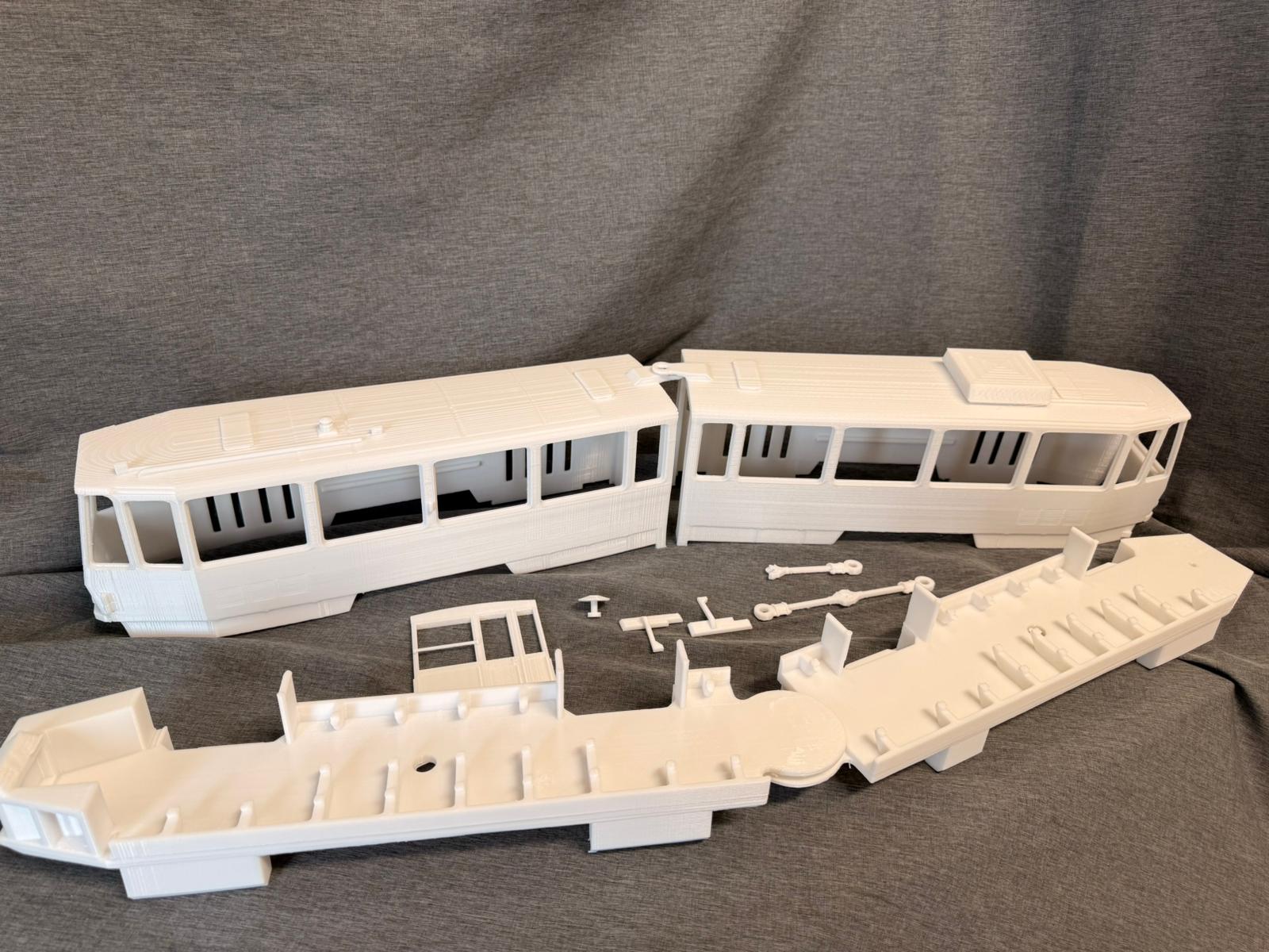 Spur G 1:22,5 – Tatra KT4D Straßenbahn Bausatz, passend für LGB & Gartenbahn