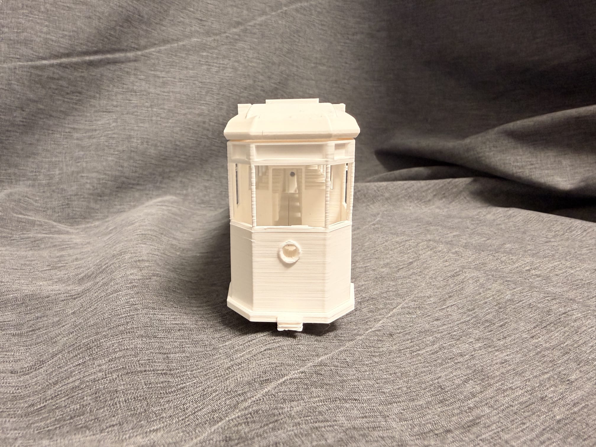 Spur 1 1:32 Lindner 401 Straßenbahn Bausatz mit Inneneinrichtung