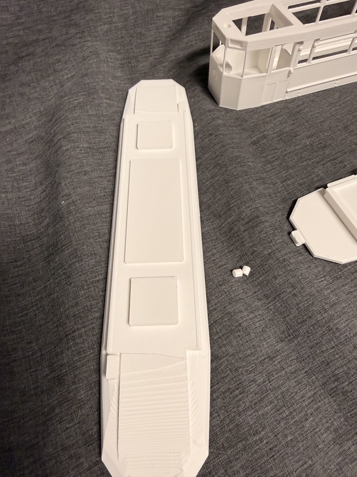 Spur 1 1:32 Lindner 401 Straßenbahn Bausatz mit Inneneinrichtung