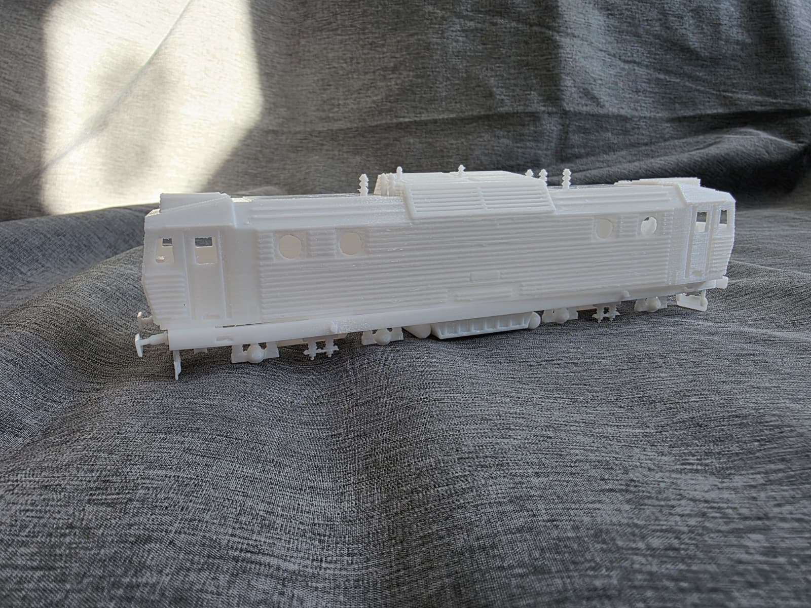 H0 1:87 ČSD/ČD Elektrolok Reihe 163/363 „Eso“ Škoda Epoche IV–V Gehäuse Bausatz