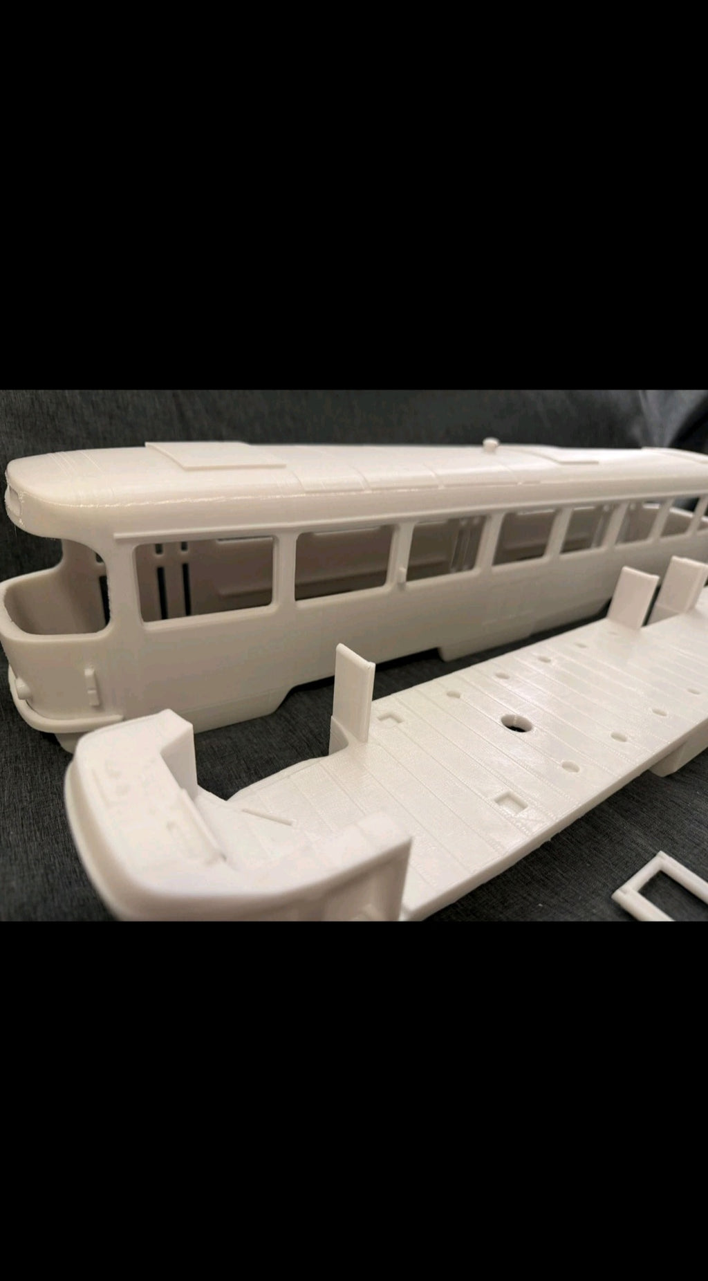 Spur 1 1:32 Tatra T4 Straßenbahn Triebwagen Bausatz Straßenbahnmodell Modellbahn