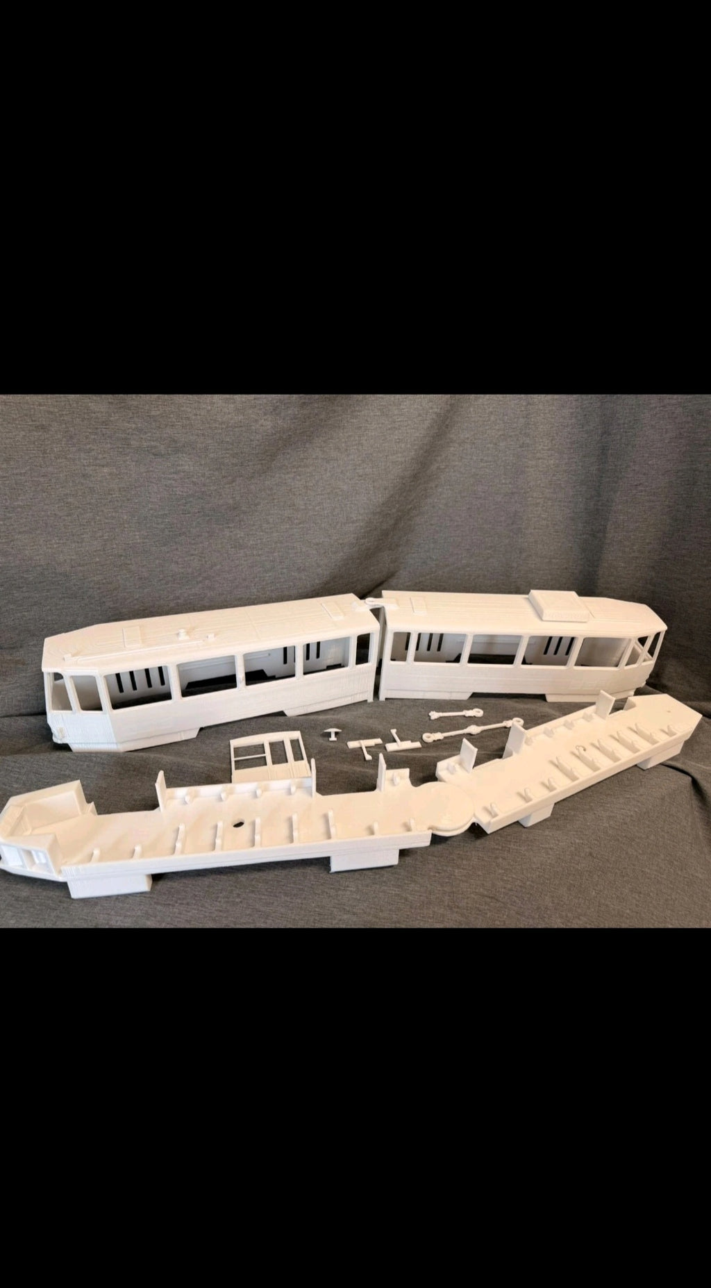 Spur 0 Tatra KT4D Straßenbahn Bausatz Maßstab 1:45 Gelenk-Triebwagen Modell