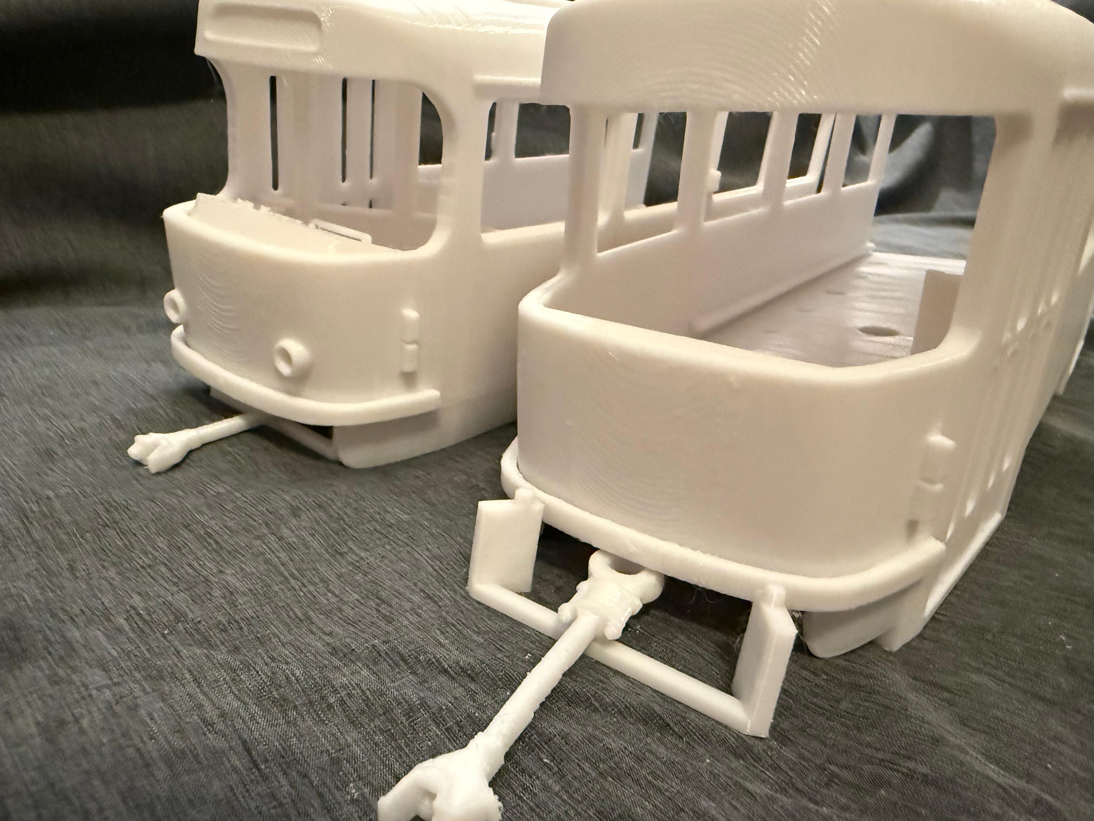 Spur G 1:22,5 – Tatra T4 Straßenbahn Bausatz, passend für LGB & Gartenbahn