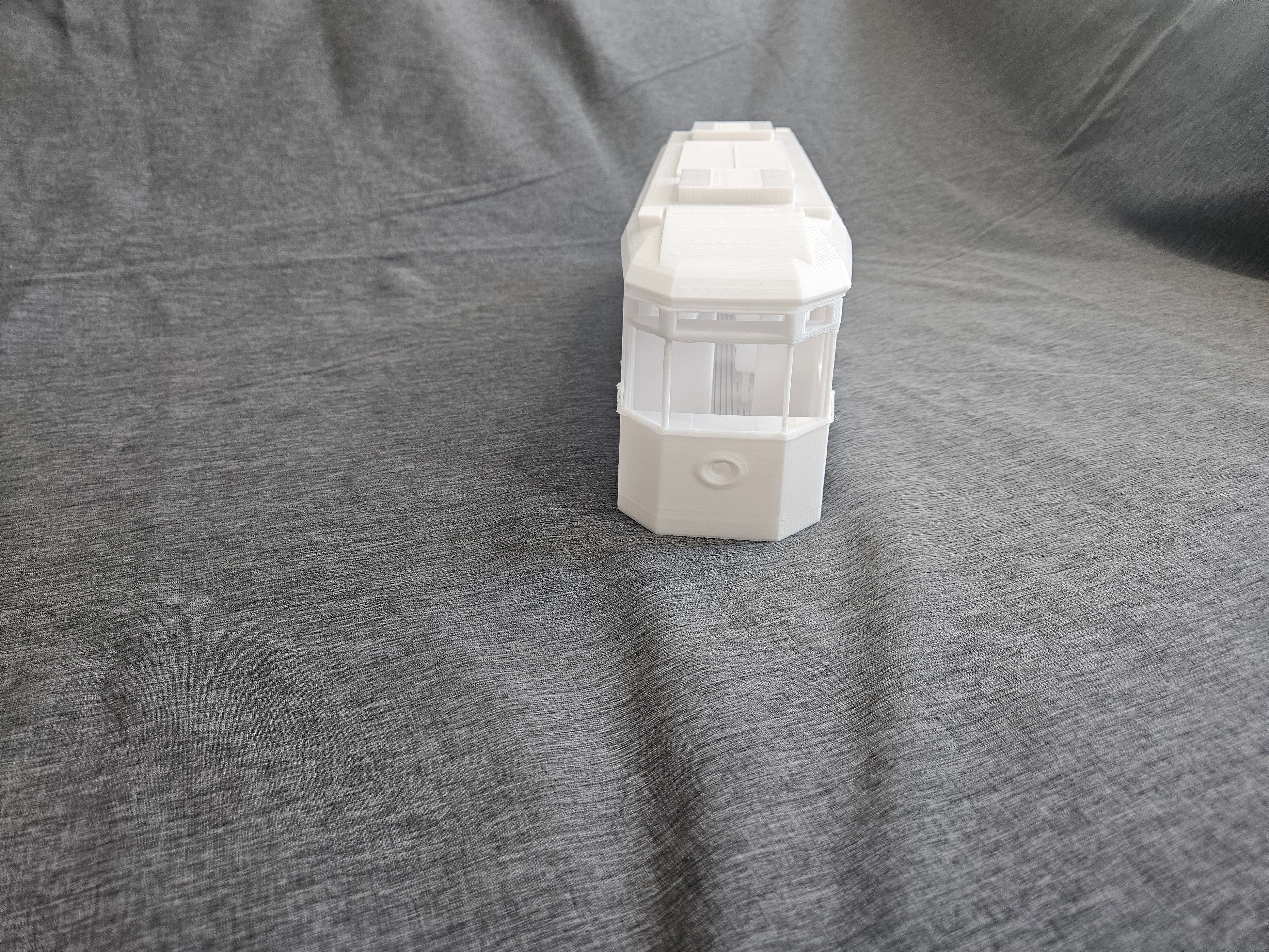 Spur G 1:22,5 Lindner Straßenbahn Bausatz mit Inneneinrichtung LGB kompatibel