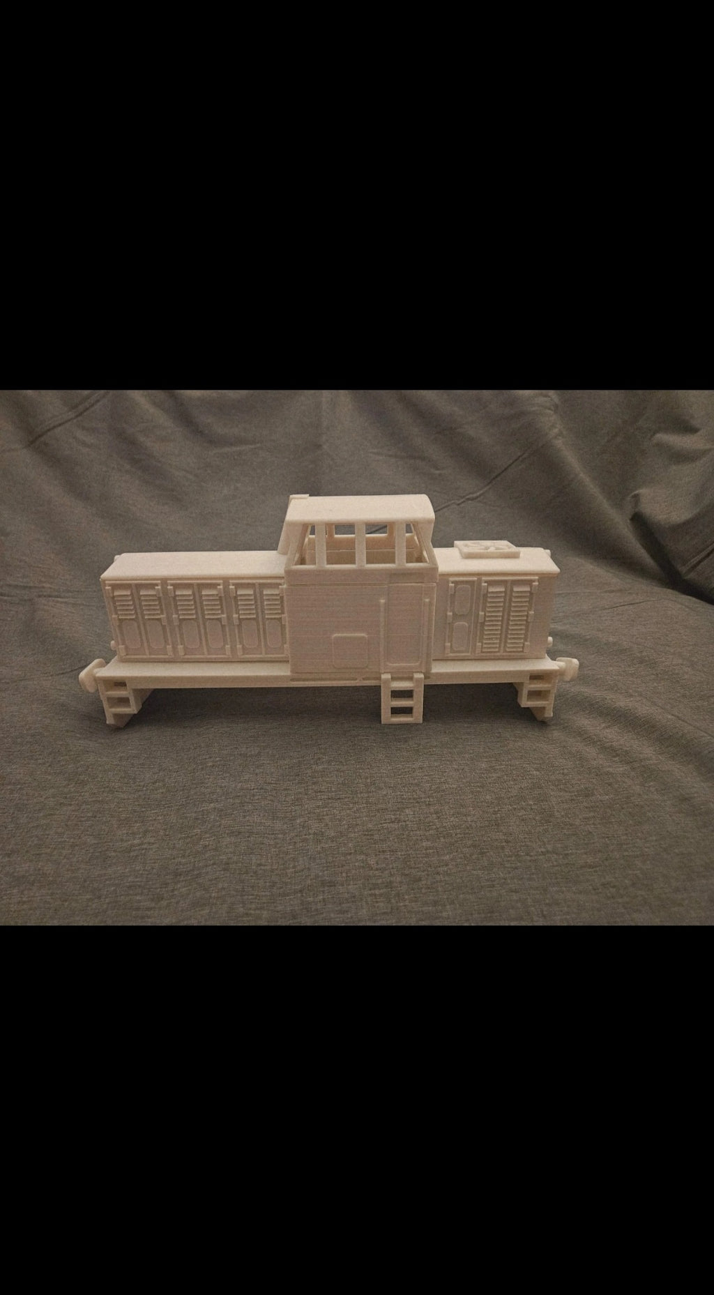 Spur G 1:22,5 Diesellok T334 „Rosička“ – Gartenbahn Bausatz kompatibel mit LGB