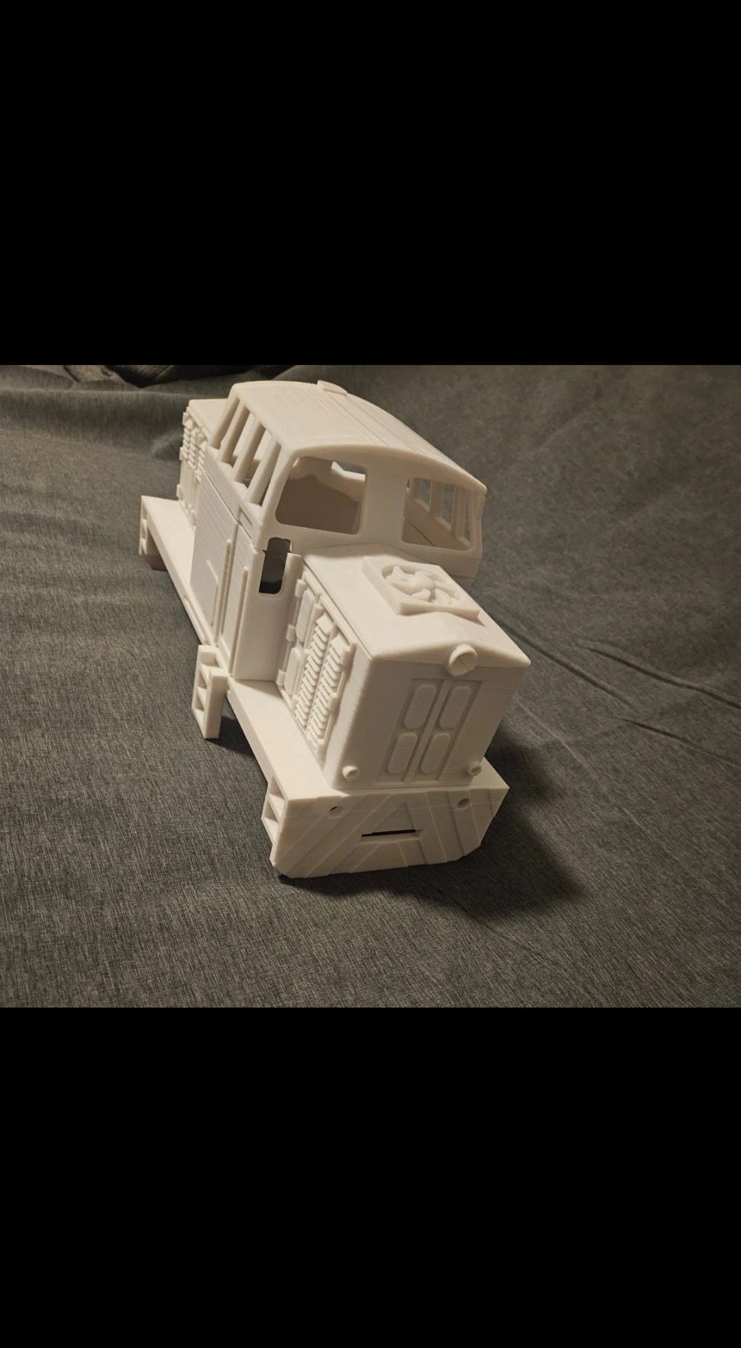 Spur G 1:22,5 Diesellok T334 „Rosička“ – Gartenbahn Bausatz kompatibel mit LGB