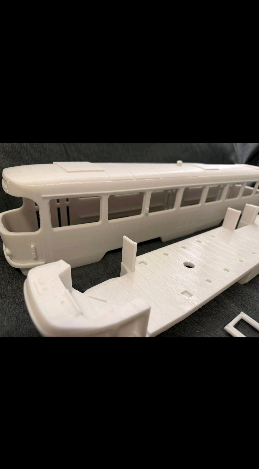Spur 0 1:45 Tatra T4 Straßenbahn Triebwagen Bausatz Straßenbahnmodell Modellbahn
