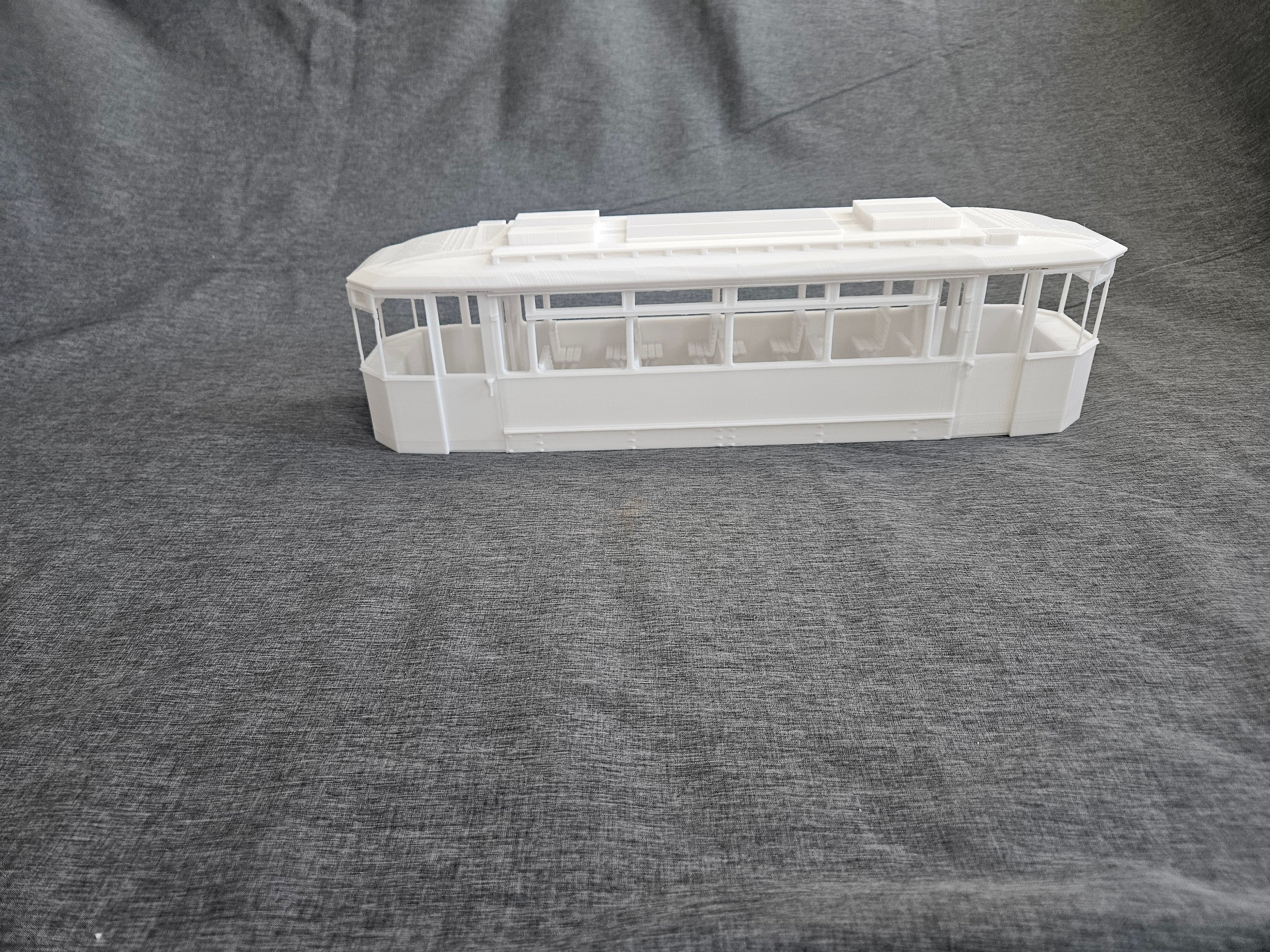 Spur G 1:22,5 Lindner Straßenbahn Bausatz mit Inneneinrichtung LGB kompatibel