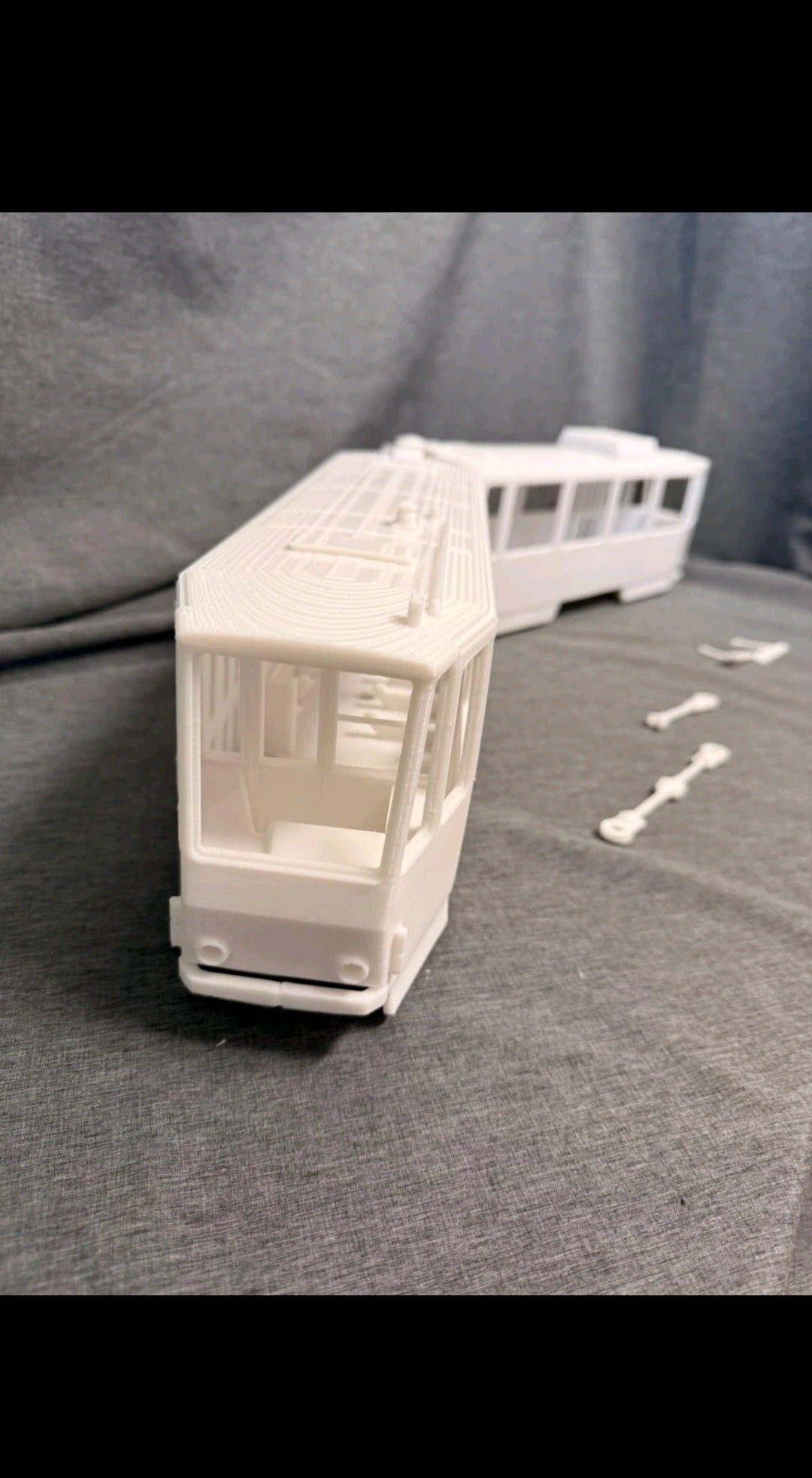 Spur 0 Tatra KT4D Straßenbahn Bausatz Maßstab 1:45 Gelenk-Triebwagen Modell