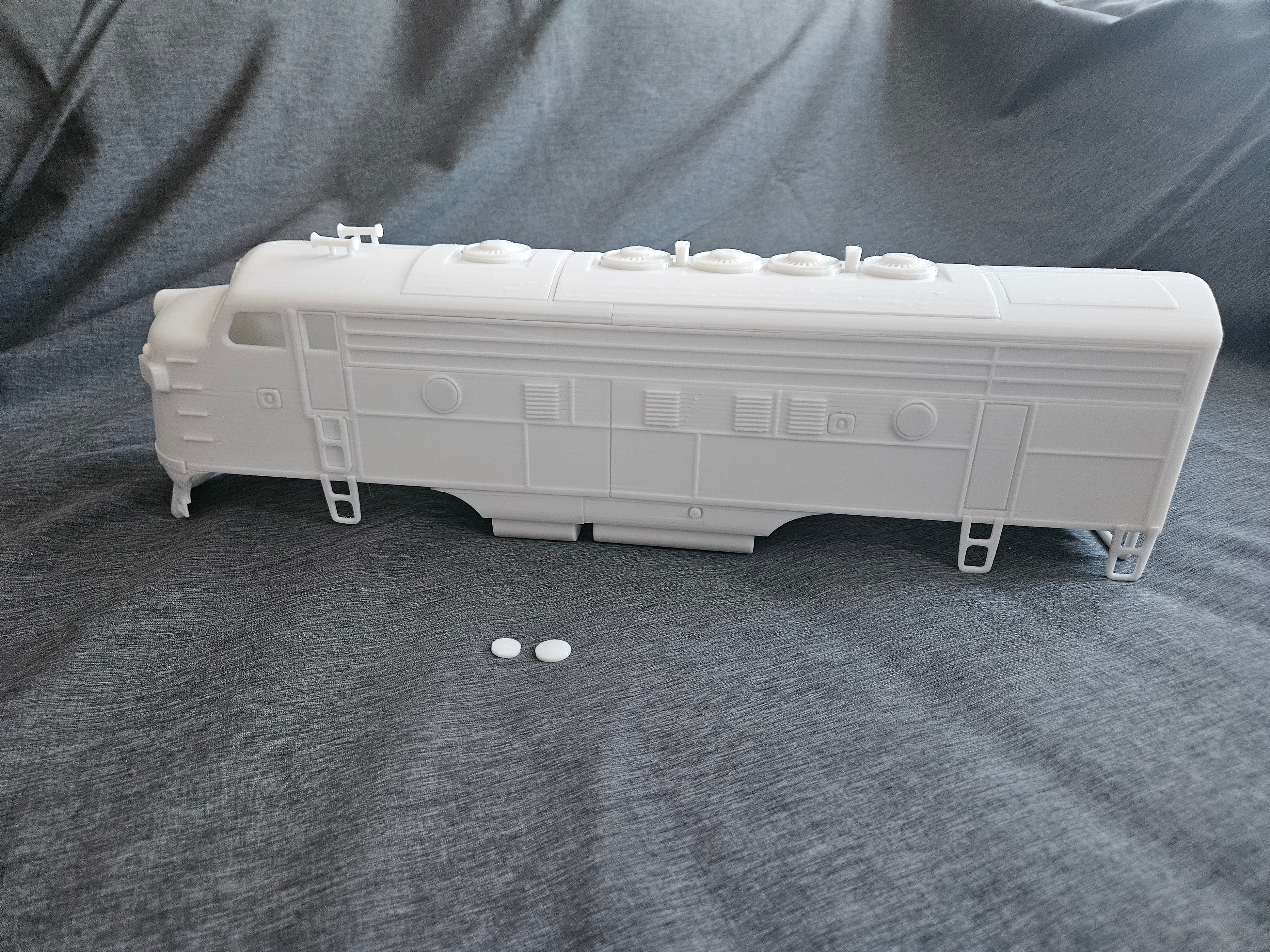 Spur G 1:22,5 F7 EMD Santa Fe  Diesellok Lokomotive geeignet für LGB  Gartenbahn