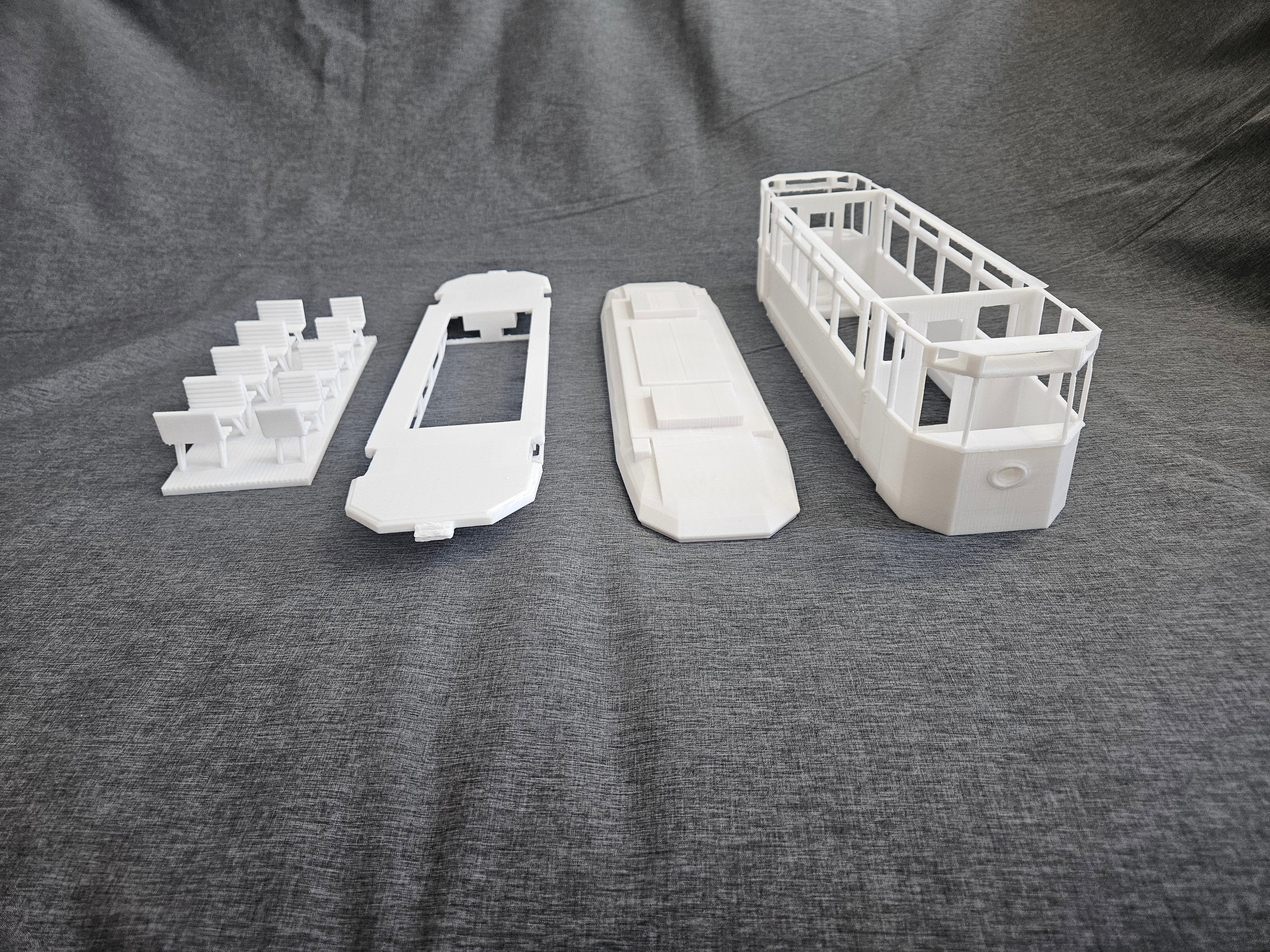 Spur G 1:22,5 Lindner Straßenbahn Bausatz mit Inneneinrichtung LGB kompatibel