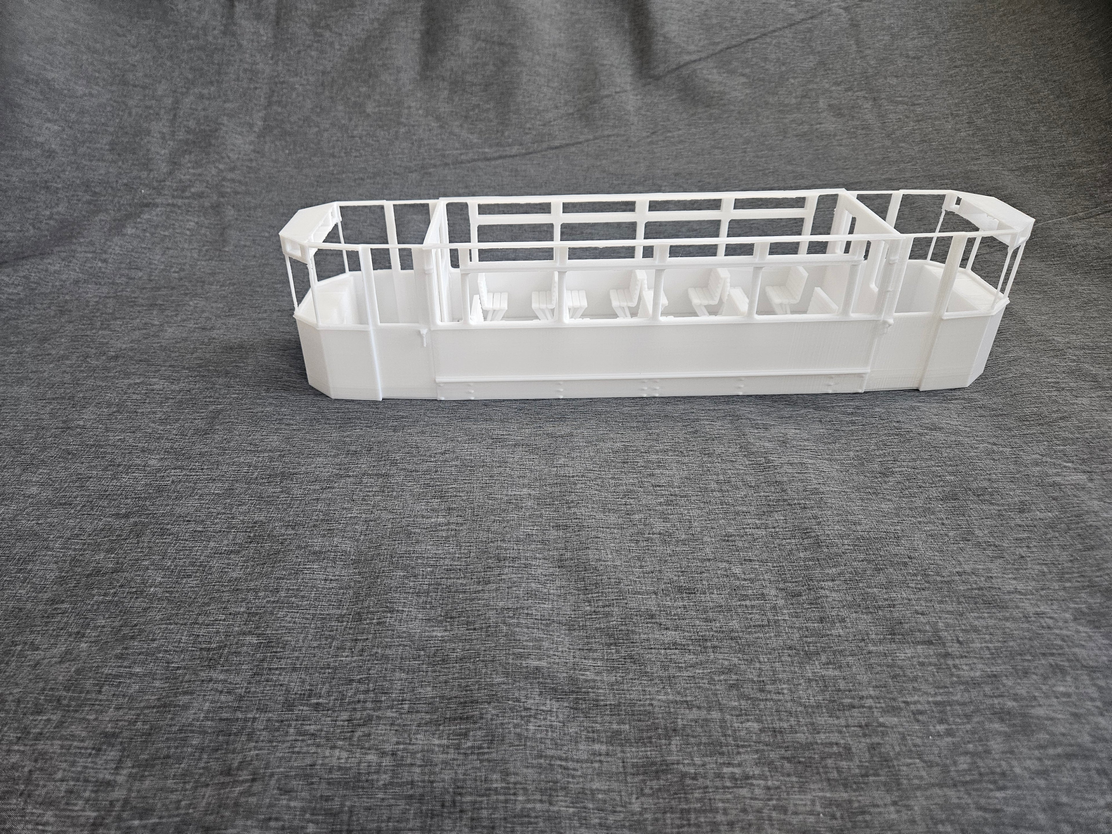 Spur G 1:22,5 Lindner Straßenbahn Bausatz mit Inneneinrichtung LGB kompatibel