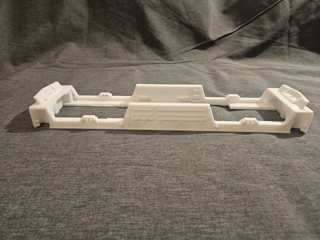 Spur G, Gartenbahn 1:22,5, Schmalspurdiesellok FAUR L45H, Gehäuse mit Unterboden