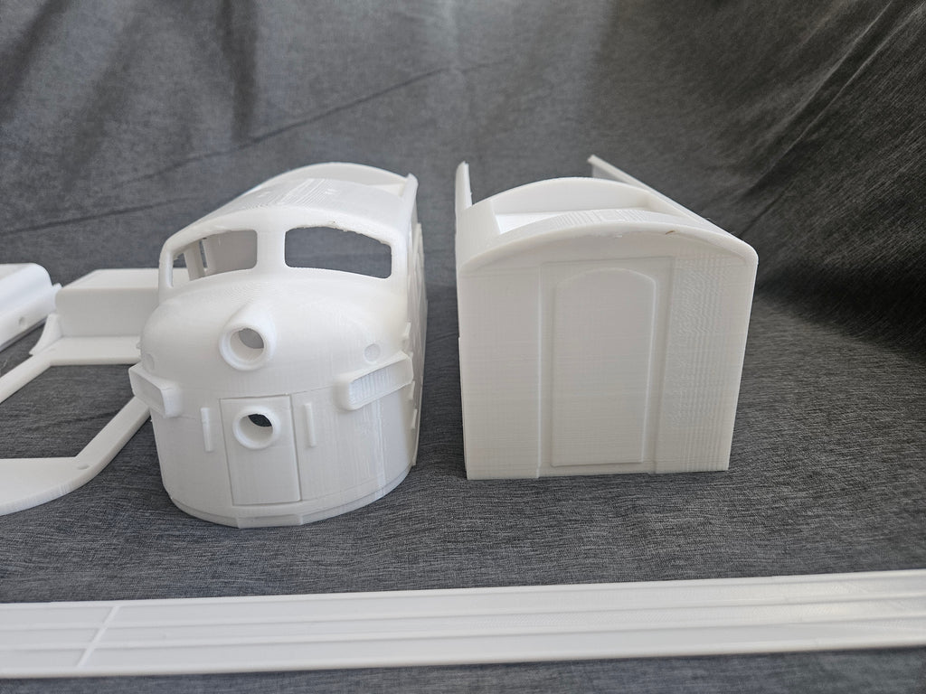 Spur G 1:22,5 F7 EMD Santa Fe  Diesellok Lokomotive geeignet für LGB  Gartenbahn