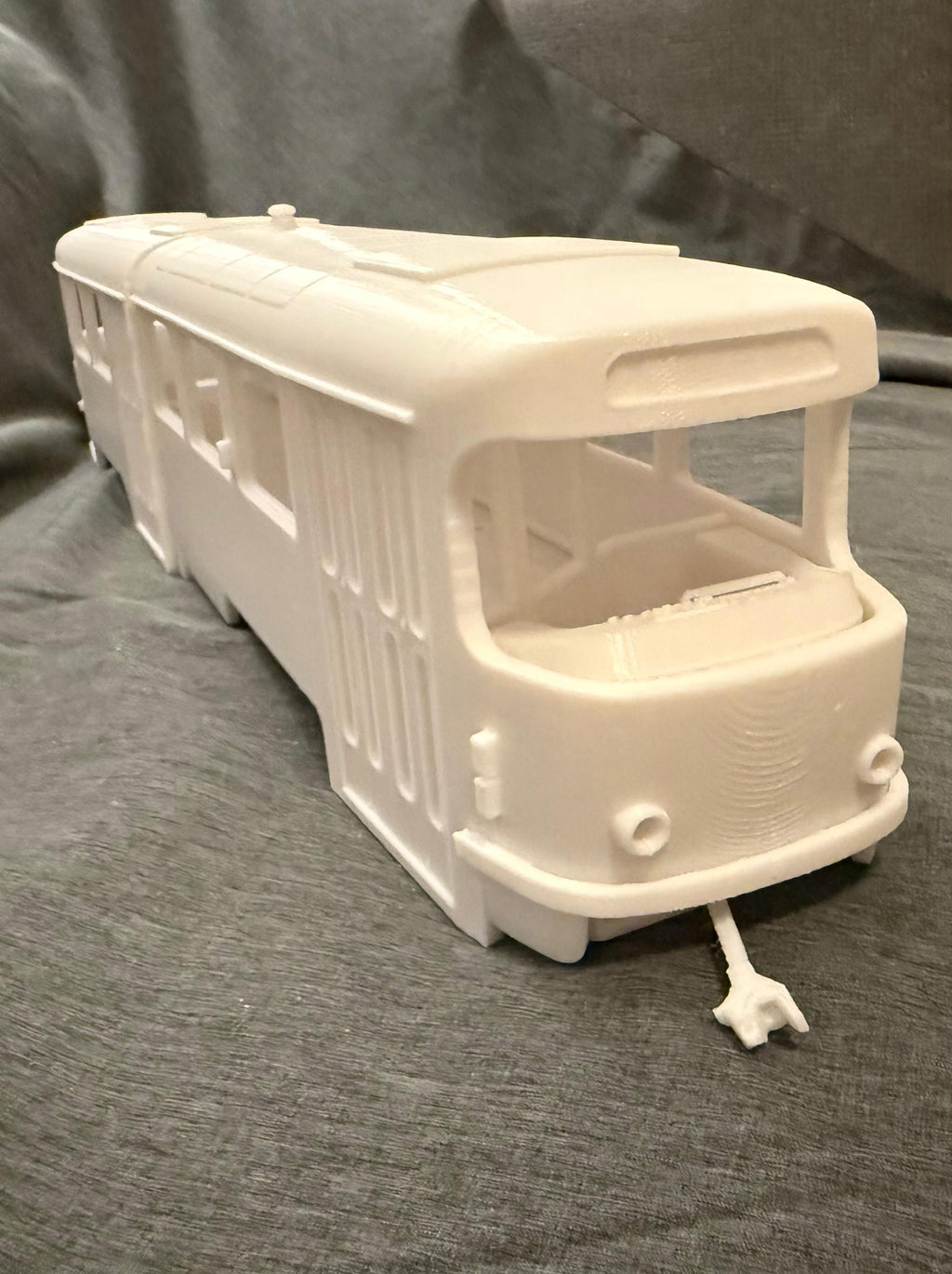 Spur G 1:22,5 – Tatra T4 Straßenbahn Bausatz, passend für LGB & Gartenbahn