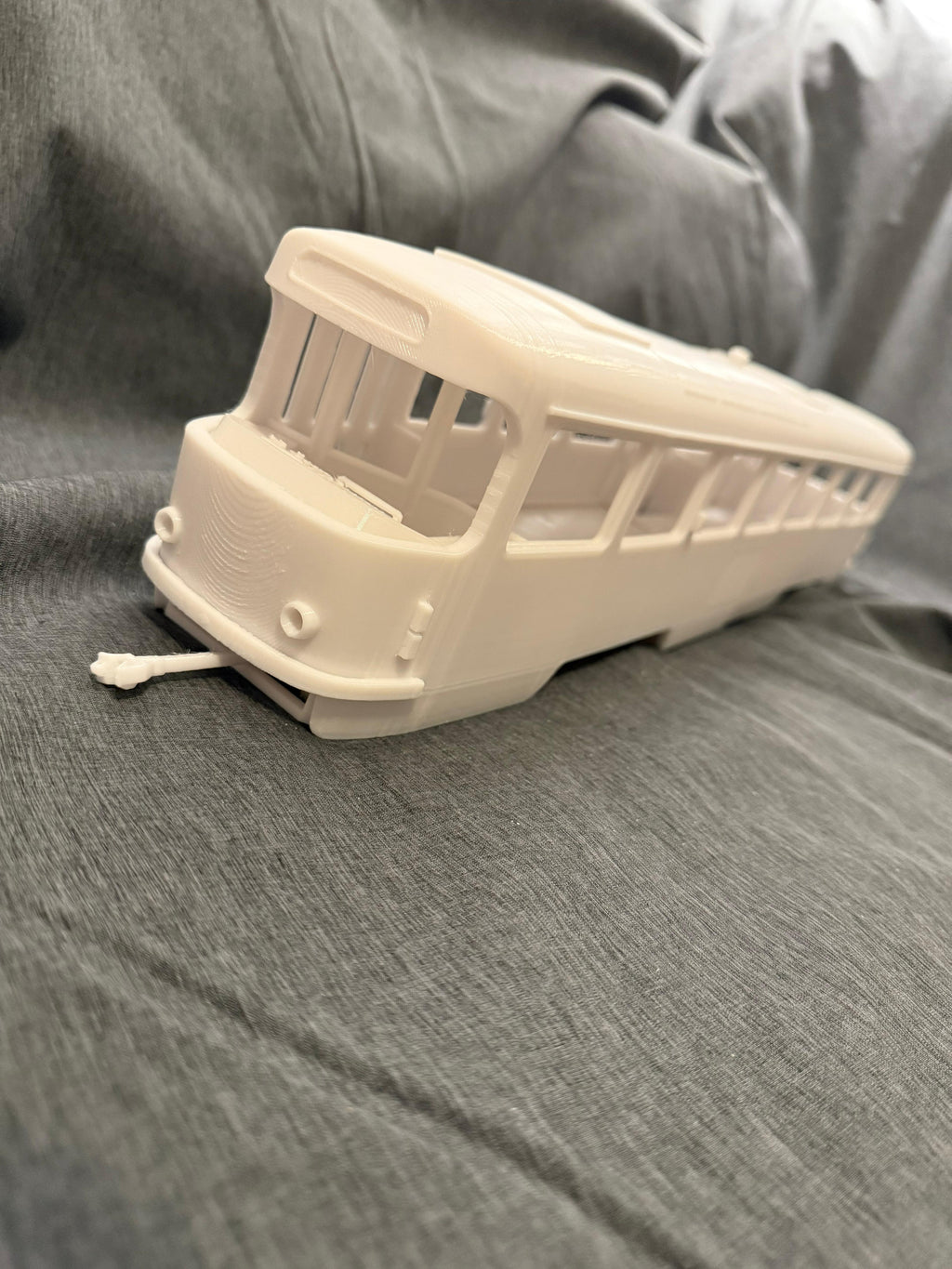 Spur G 1:22,5 – Tatra T4 Straßenbahn Bausatz, passend für LGB & Gartenbahn