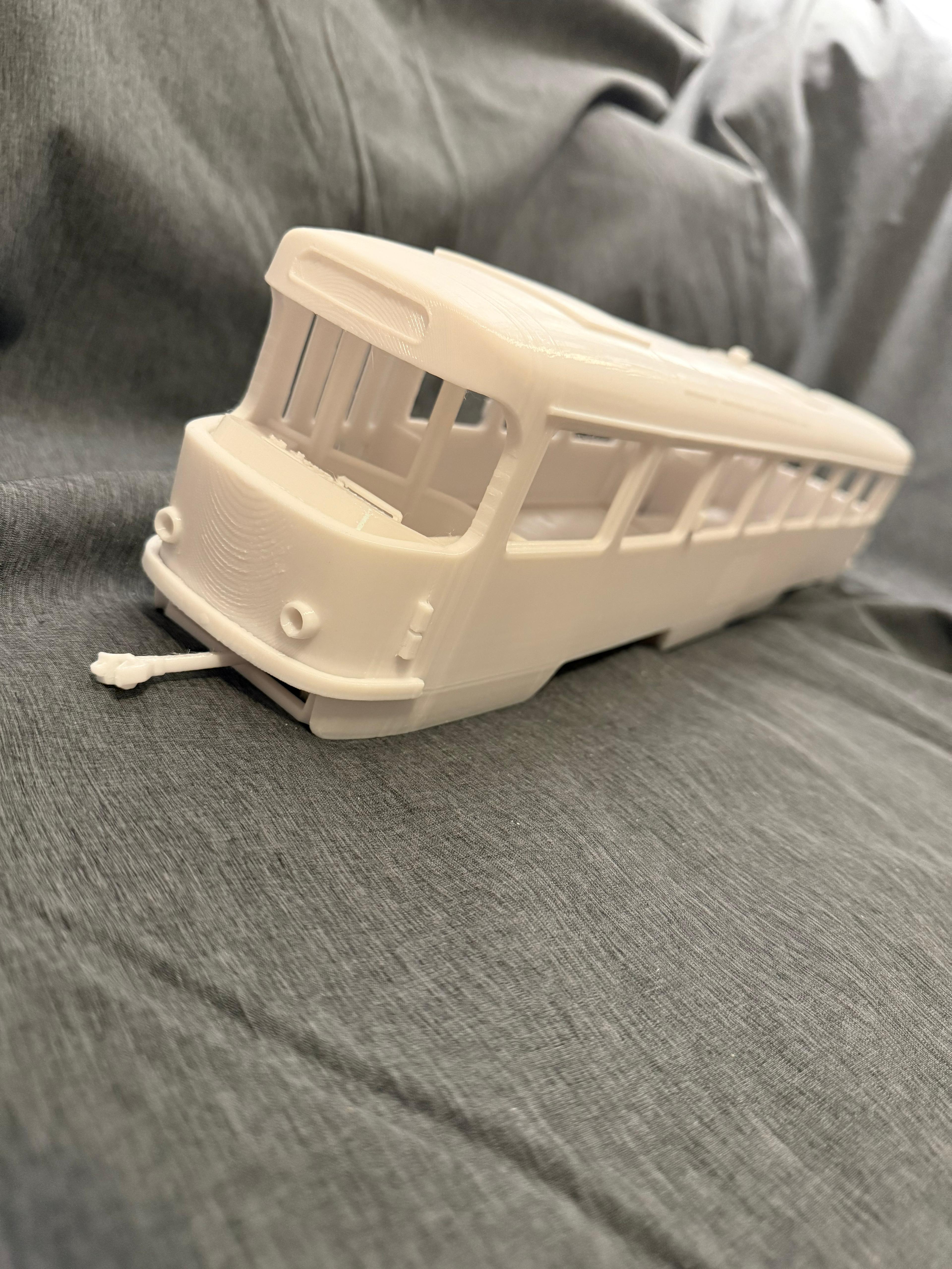 Spur G 1:22,5 – Tatra T4 Straßenbahn Bausatz, passend für LGB & Gartenbahn