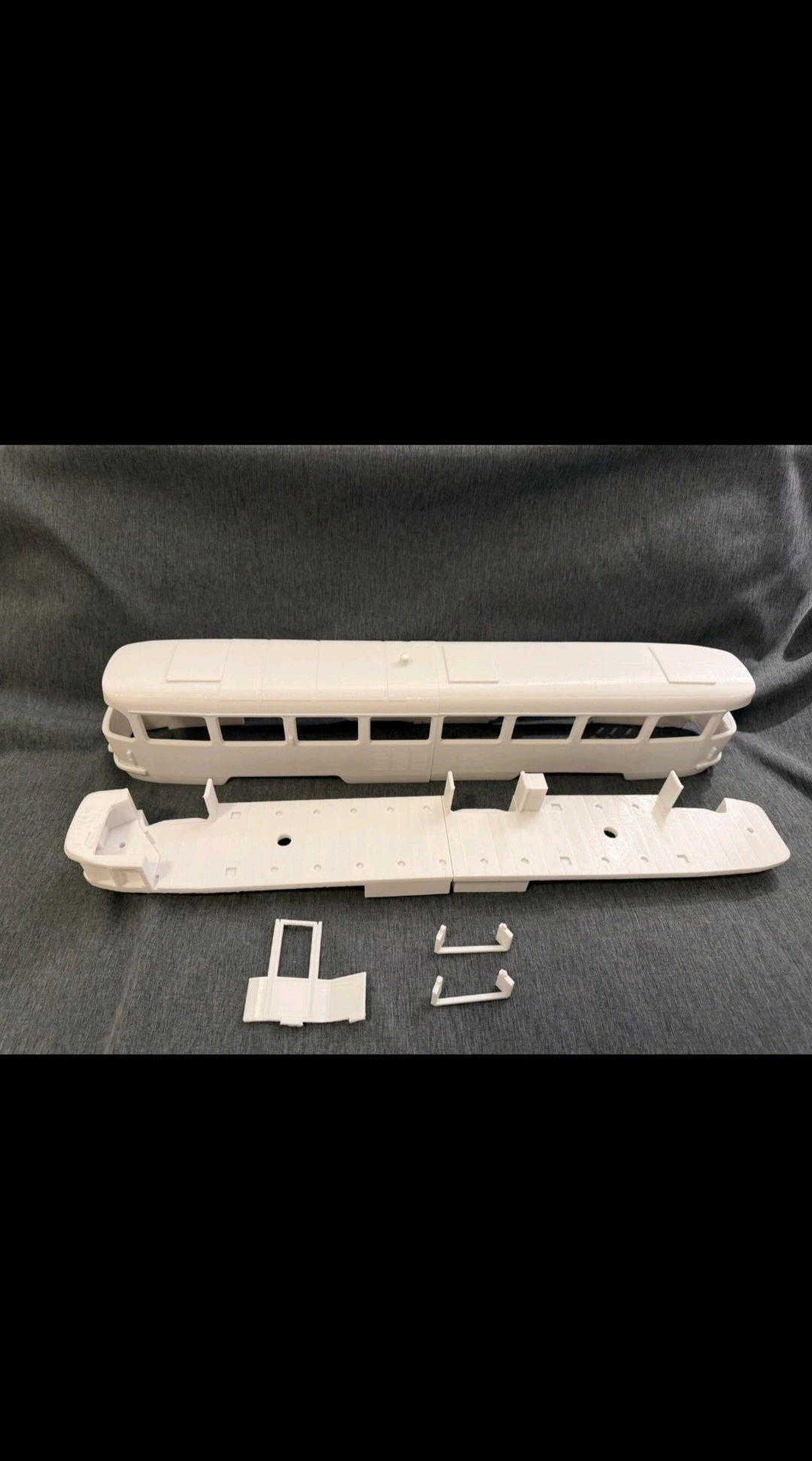 Spur 0 1:45 Tatra T4 Straßenbahn Triebwagen Bausatz Straßenbahnmodell Modellbahn