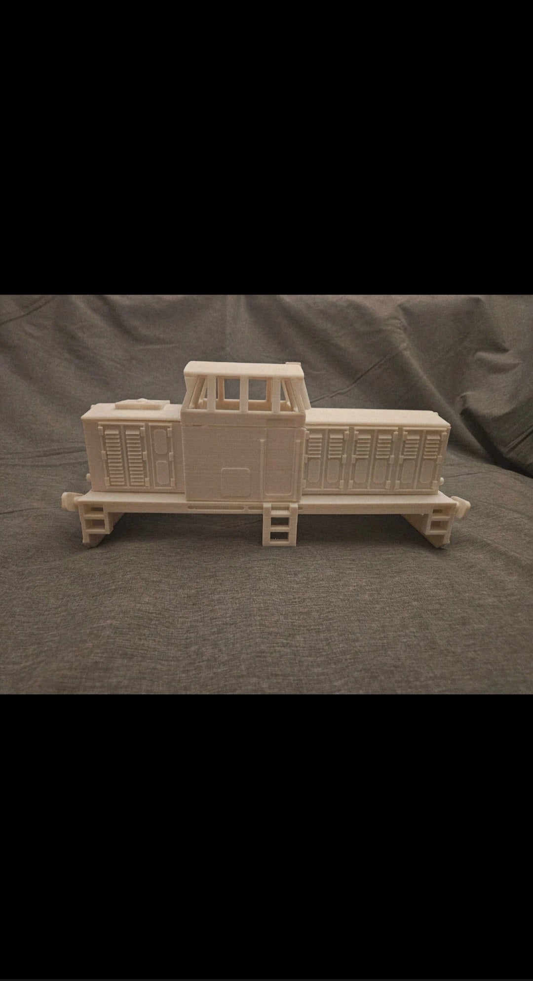 Spur G 1:22,5 Diesellok T334 „Rosička“ – Gartenbahn Bausatz kompatibel mit LGB