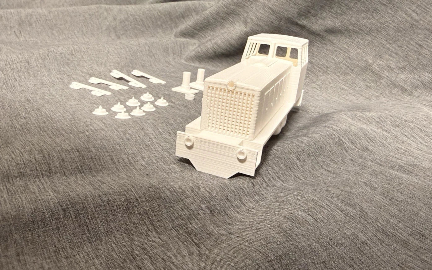Spur 0 1:45 Diesellok TU7 (ТУ7) Modellbahn Bausatz Rangierlok Schmalspur Lok